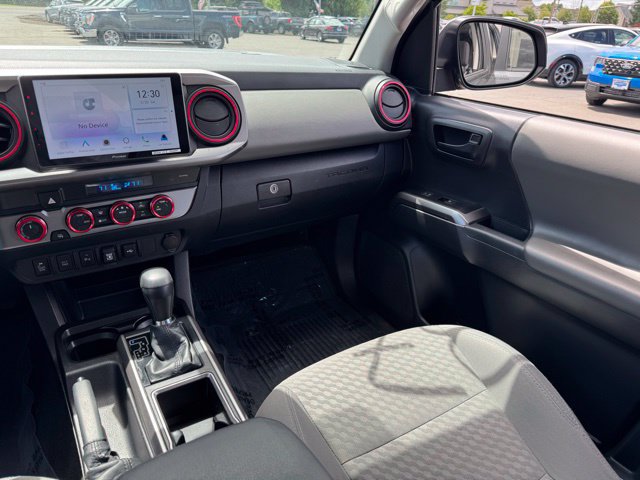 Used 2022 Toyota Tacoma SR5 AWD/4WD image 22