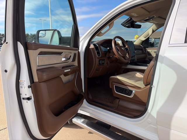 Used 2019 RAM 1500 Laramie AWD/4WD image 10