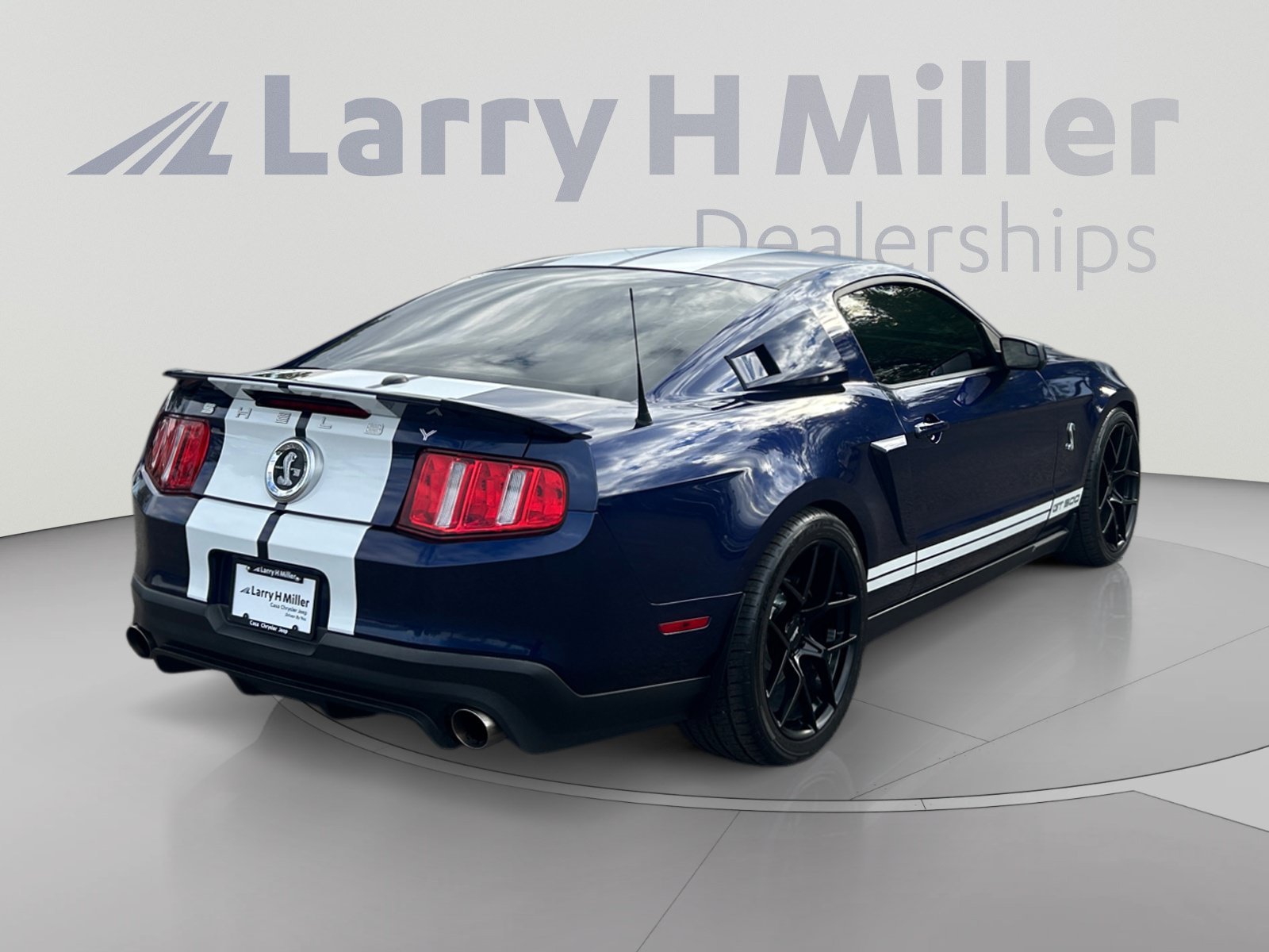 Used 2012 Ford Mustang Shelby GT500 w/ Electronics Pkg RWD image 5