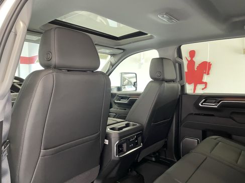 New 2026 GMC Sierra 2500 Denali w/ Denali Reserve Package AWD/4WD image 11