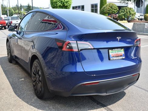 Used 2024 Tesla Model Y Long Range AWD/4WD image 7