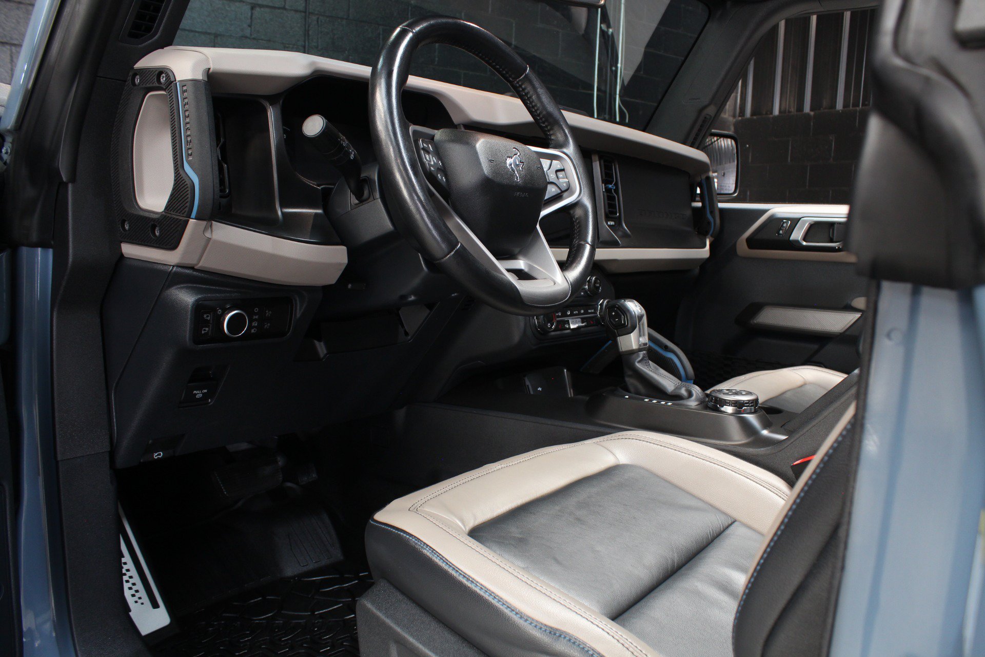 Used 2023 Ford Bronco Wildtrak AWD/4WD image 44