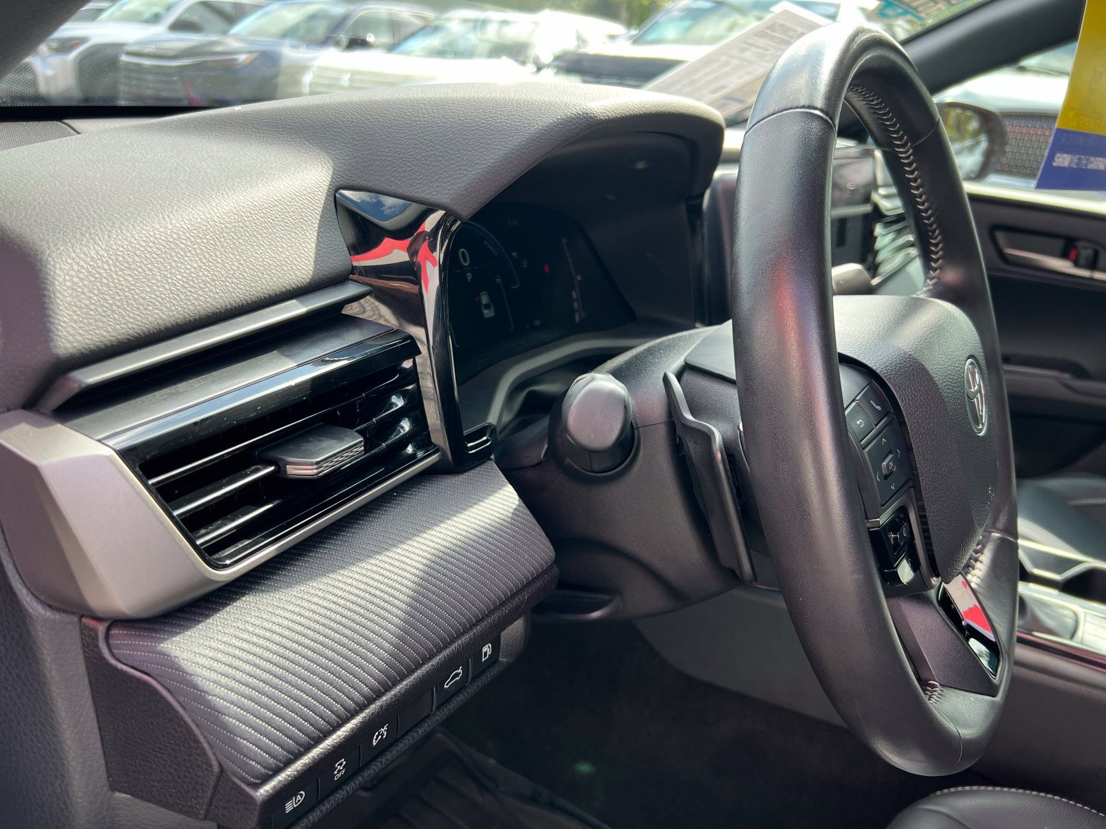 Used 2025 Toyota Camry SE FWD image 24