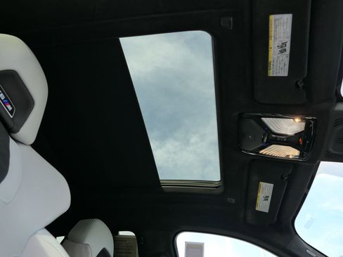 Used 2022 BMW X6 M w/ Competition Package image 30