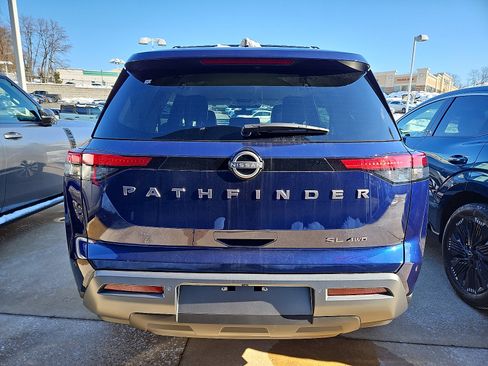 New 2026 Nissan Pathfinder SL image 5