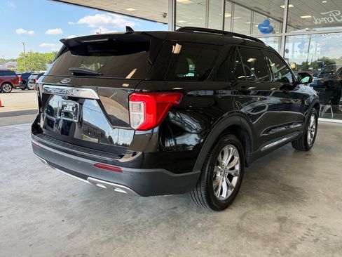 Certified 2020 Ford Explorer XLT w/ Equipment Group 202A RWD image 9
