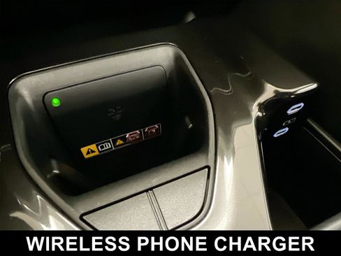 Used 2025 Toyota Crown Signia XLE image 13