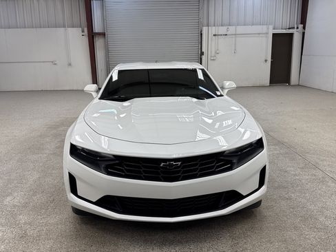 Used 2024 Chevrolet Camaro LT w/ Technology Package image 18