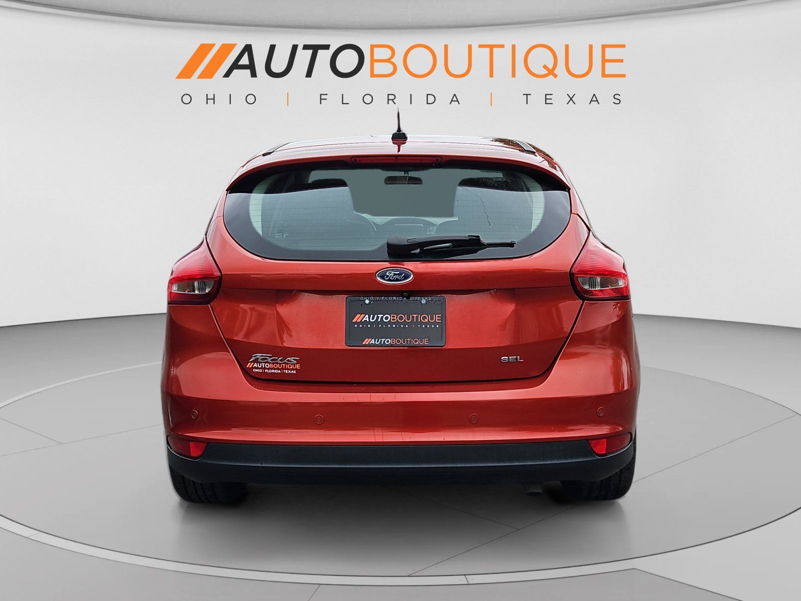 Used 2018 Ford Focus SEL w/ Cold Weather Package FWD image 4