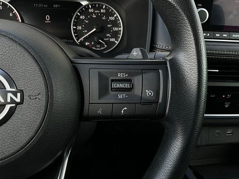 Used 2023 Nissan Rogue S image 34