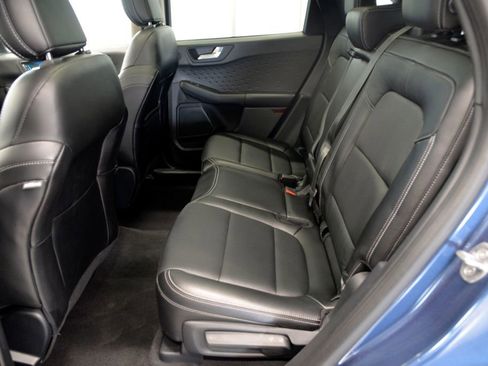 Used 2020 Ford Escape Titanium image 28