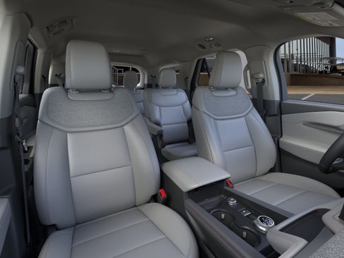 New 2026 Ford Explorer Active RWD image 10
