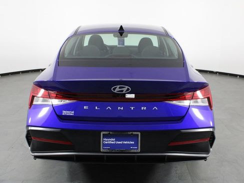 Certified 2025 Hyundai Elantra SEL image 9