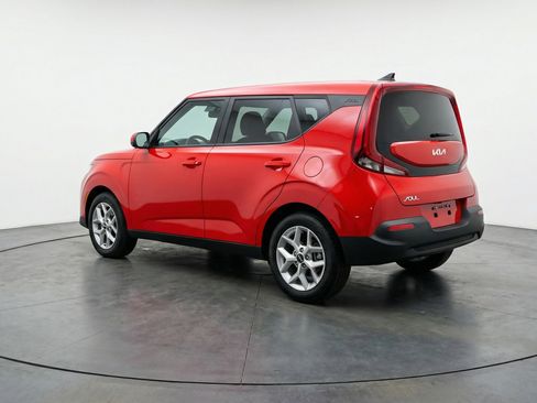 Used 2025 Kia Soul LX w/ LX Technology Package image 6