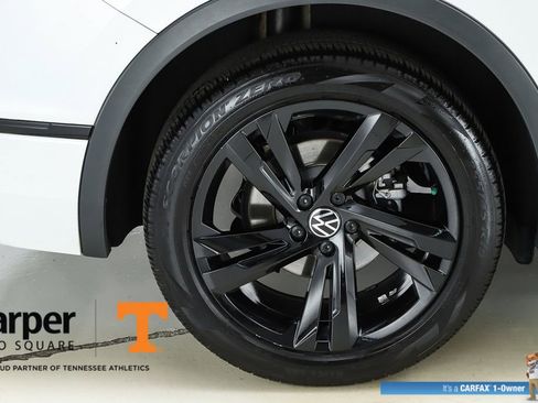 Used 2024 Volkswagen Tiguan SE R-Line image 52