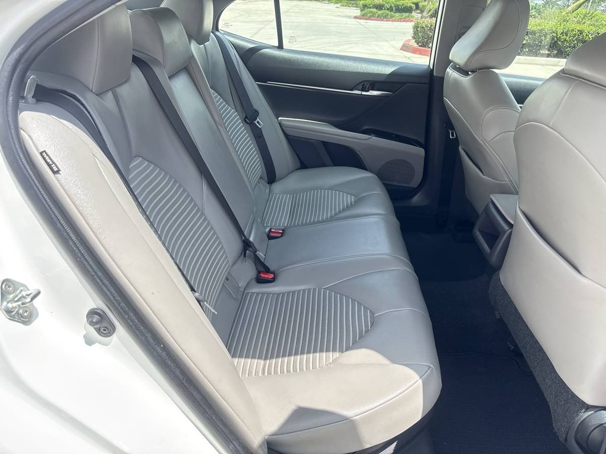 Used 2020 Toyota Camry SE w/ Carpet Mat Package FWD image 15
