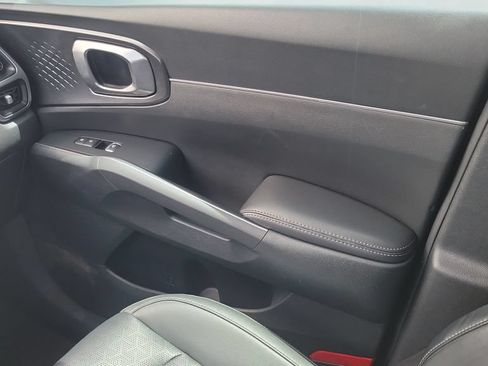 Used 2023 Kia Sorento EX FWD image 12
