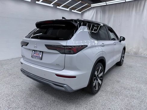 Used 2025 Mitsubishi Outlander SEL AWD/4WD image 2