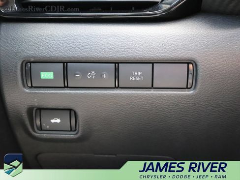Used 2024 Nissan Sentra SV FWD image 30