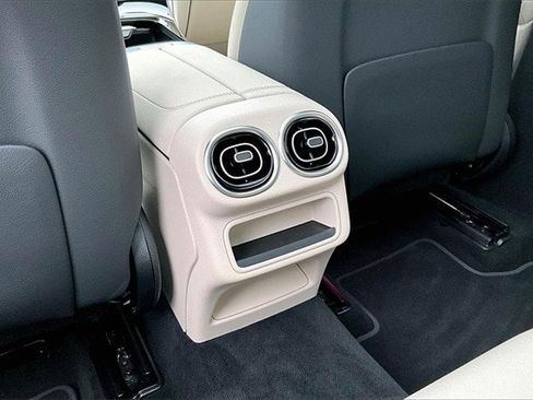 Certified 2025 Mercedes-Benz GLC 300 4MATIC image 13