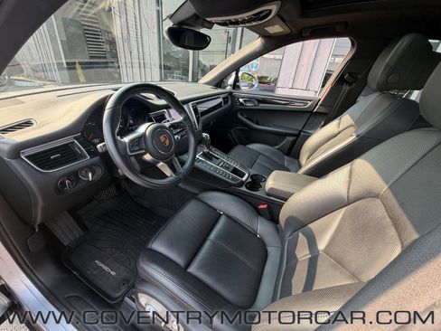 Used 2018 Porsche Macan Sport Edition AWD/4WD image 37