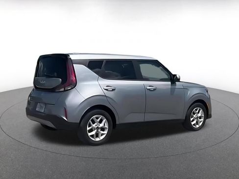 Used 2025 Kia Soul LX w/ LX Technology Package FWD image 14