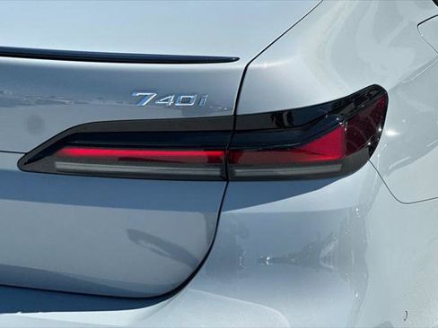 New 2026 BMW 740i xDrive T image 26