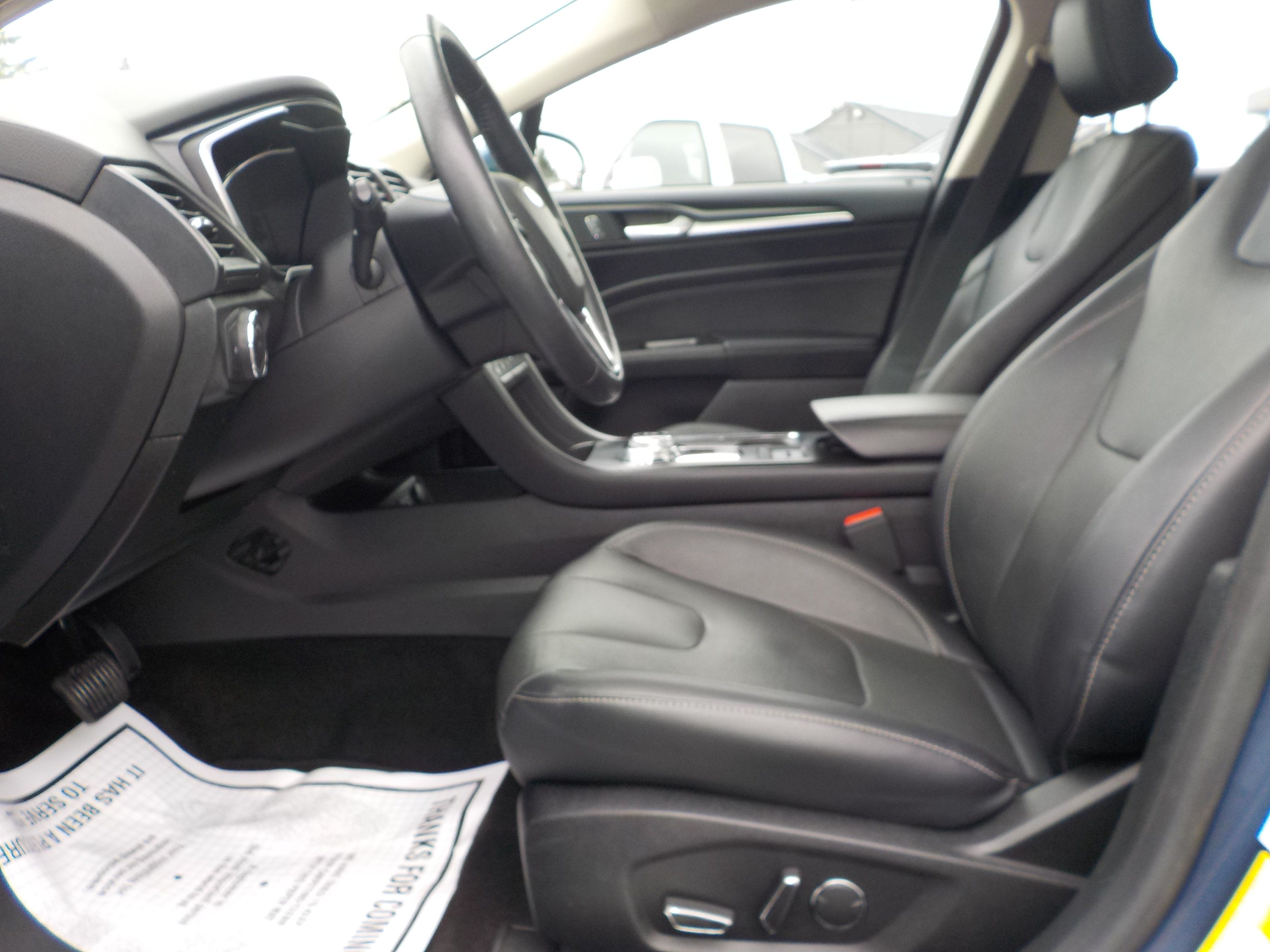 Used 2019 Ford Fusion Energi Titanium FWD image 11