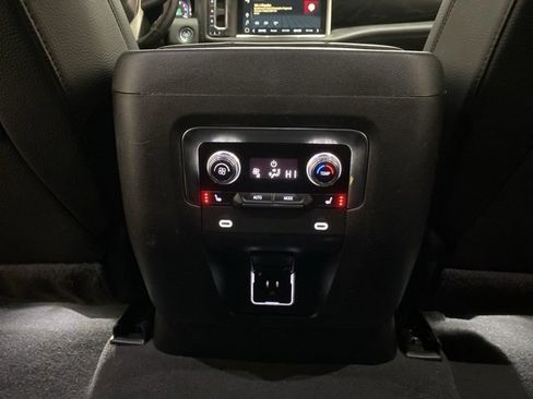 Used 2023 GMC Yukon XL Denali image 70