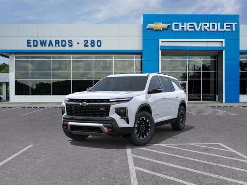 New 2026 Chevrolet Traverse Z71 w/ Driver Confidence Package image 8