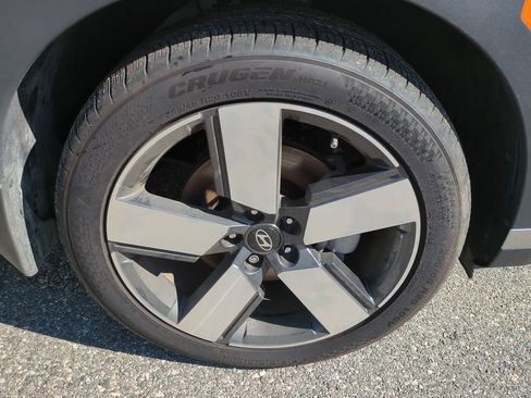 Used 2024 Hyundai Santa Fe Limited image 11