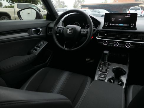 Used 2025 Honda Civic Sport image 25
