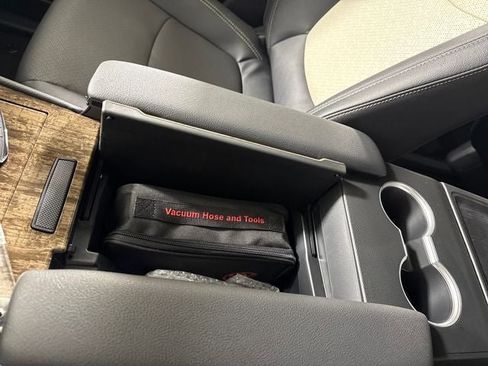 New 2025 Toyota Sienna Platinum image 37