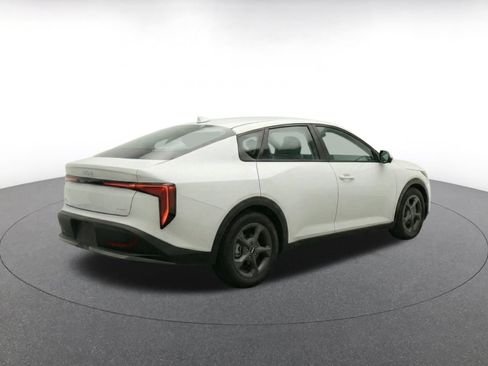 Used 2025 Kia K4 FWD image 9