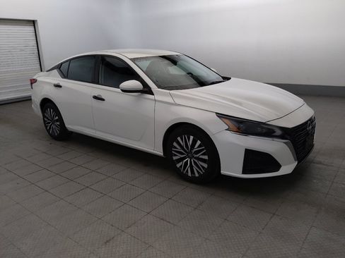 Used 2023 Nissan Altima 2.5 SV AWD/4WD image 11