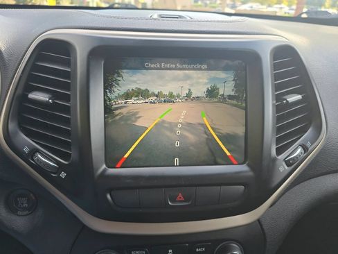 Used 2014 Jeep Cherokee Limited FWD image 17