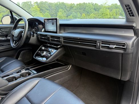 Used 2022 Lincoln Corsair FWD image 21