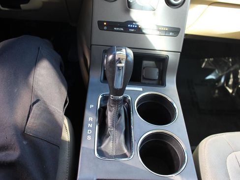 Used 2018 Ford Flex SE image 25