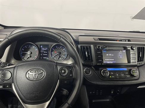 Used 2018 Toyota RAV4 XLE AWD/4WD image 15