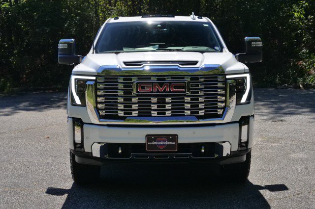 Used 2024 GMC Sierra 2500 Denali AWD/4WD image 5