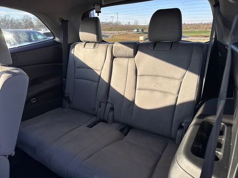Used 2021 Honda Pilot EX image 12