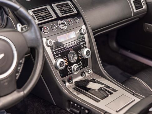 Used 2010 Aston Martin V8 Vantage Roadster RWD image 21