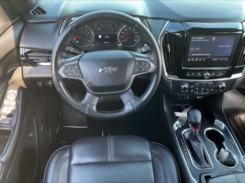 Used 2023 Chevrolet Traverse RS image 6