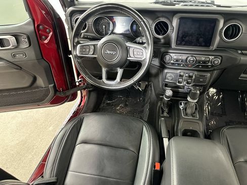 Used 2021 Jeep Wrangler Unlimited Sahara w/ Cold Weather Group AWD/4WD image 17