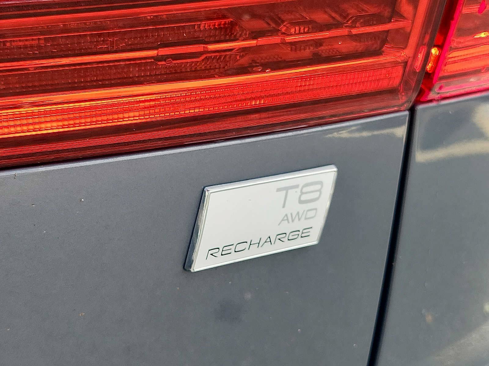 Certified 2024 Volvo XC60 T8 Plus w/ Climate Package AWD/4WD image 30