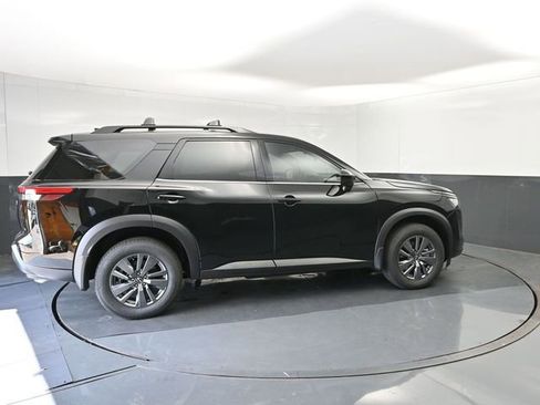 New 2026 Nissan Pathfinder SV image 15