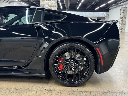 Used 2015 Chevrolet Corvette Z06 w/ 3LZ Preferred Equipment Group image 8