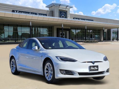 Used 2019 Tesla Model S Standard Range image 2