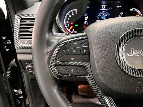 Used 2021 Jeep Grand Cherokee Laredo AWD/4WD image 21