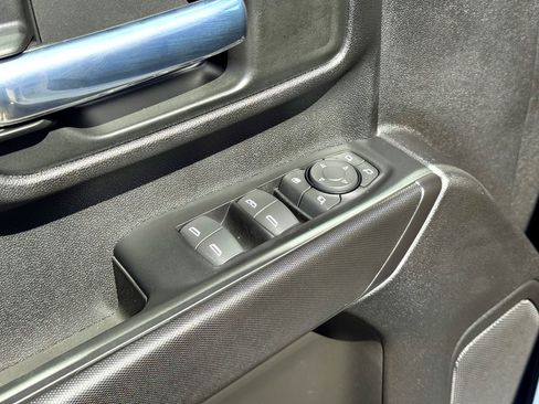 Used 2025 Chevrolet Silverado 2500 Custom w/ Custom Value Package image 15